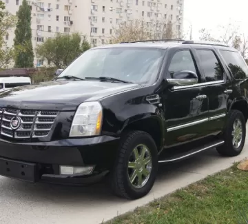 Купить Cadillac Escalade 6300 см3 АКПП (409 л.с.) Бензин инжектор в Новороссийск: цвет черный металик Внедорожник 2007 года по цене 690000 рублей, объявление №2144 на сайте Авторынок23