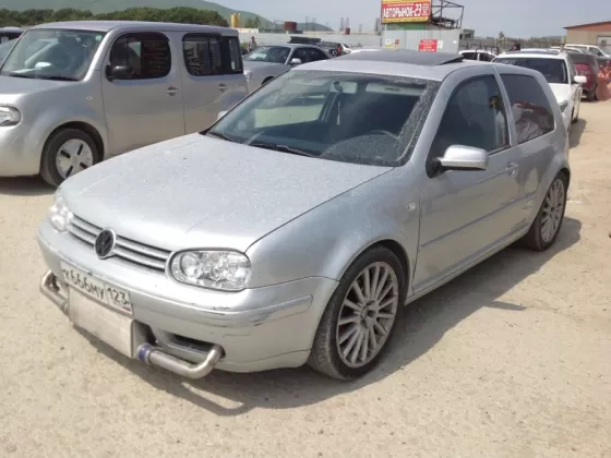 Купить Volkswagen Golf 1800 см3 МКПП (150 л.с.) Бензин турбонаддув в Новороссийск: цвет серебро Хетчбэк 2001 года по цене 310000 рублей, объявление №1225 на сайте Авторынок23