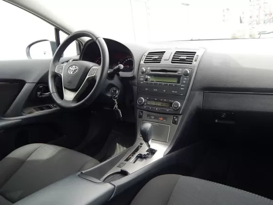 Купить Toyota Avensis 1800 см3 АКПП (147 л.с.) Бензин инжектор в Краснодар: цвет белый Седан 2009 года по цене 720000 рублей, объявление №4357 на сайте Авторынок23