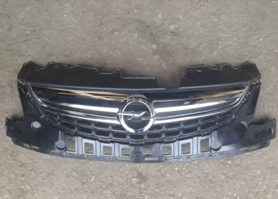 Решетка радиатора Opel Astra J хэтчбек Краснодар